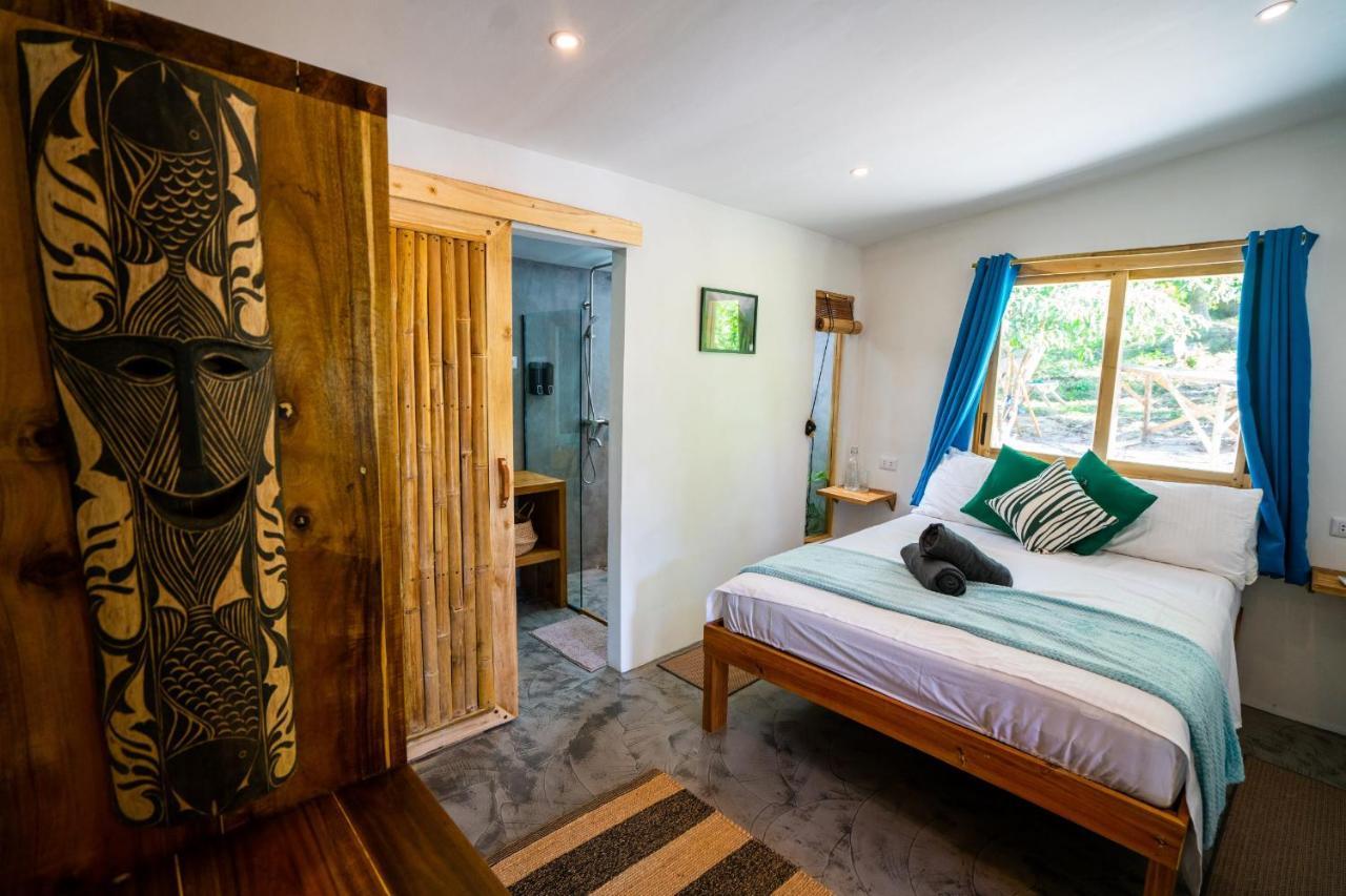Palayan Villa - Villa With Views, Garden And Pool El Nido Bagian luar foto