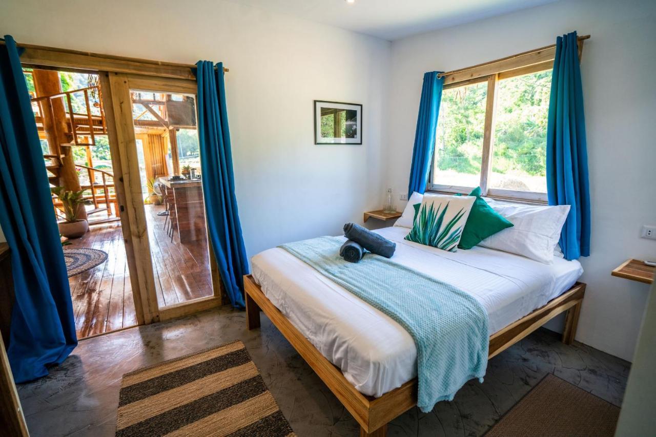 Palayan Villa - Villa With Views, Garden And Pool El Nido Bagian luar foto